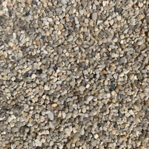 Naturbeiger Quarzsand, Körnung 3,0–6,0 mm: Nahaufnahme der Kornoberfläche.